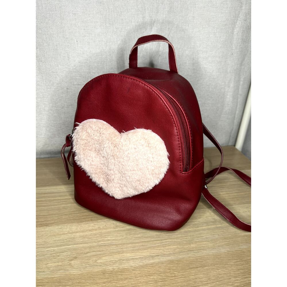 T-shirt &‎ Jeans Love Furever Vegan Red Pink Faux Leather Heart Mini Backpack